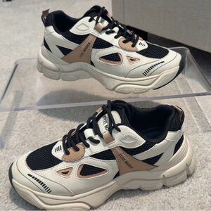 Womens Steve Madden Sneaker